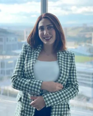Psikolog Elif Silav